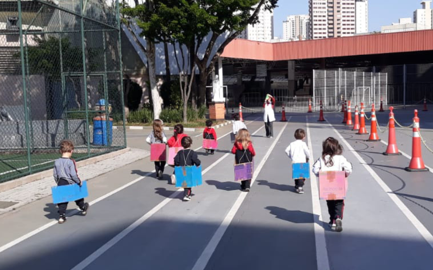 Período Integral aprende sobre meios de transporte