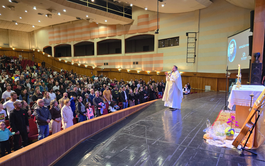 Missa de Dom Bosco e homenagem aos pais