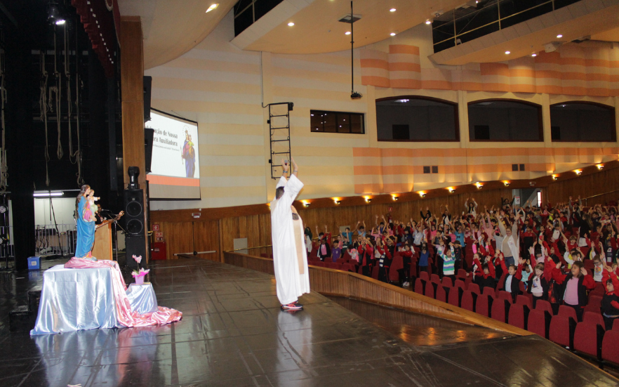 Celebração de Nossa Senhora Auxiliadora e Gincana Mariana
